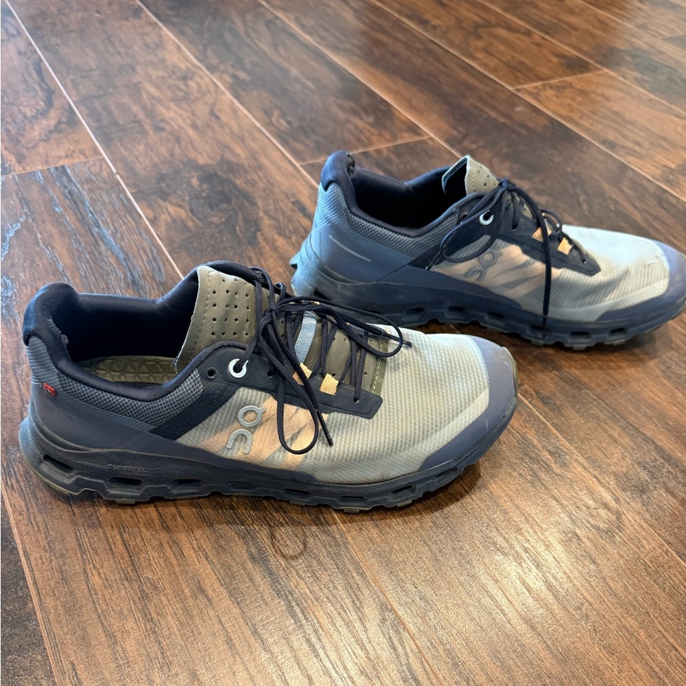 On Running Navy Sneakers